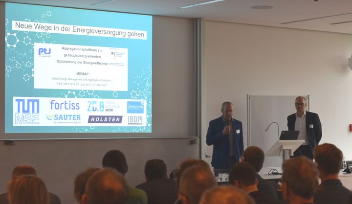 Image 3: Presentation of the MEMAP project by Mr Kramer and Mr Duchon - Source: Wissenschaftliche Begleitforschung EnergieWendeBauen