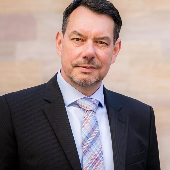 Dr. Wolfgang Bauer